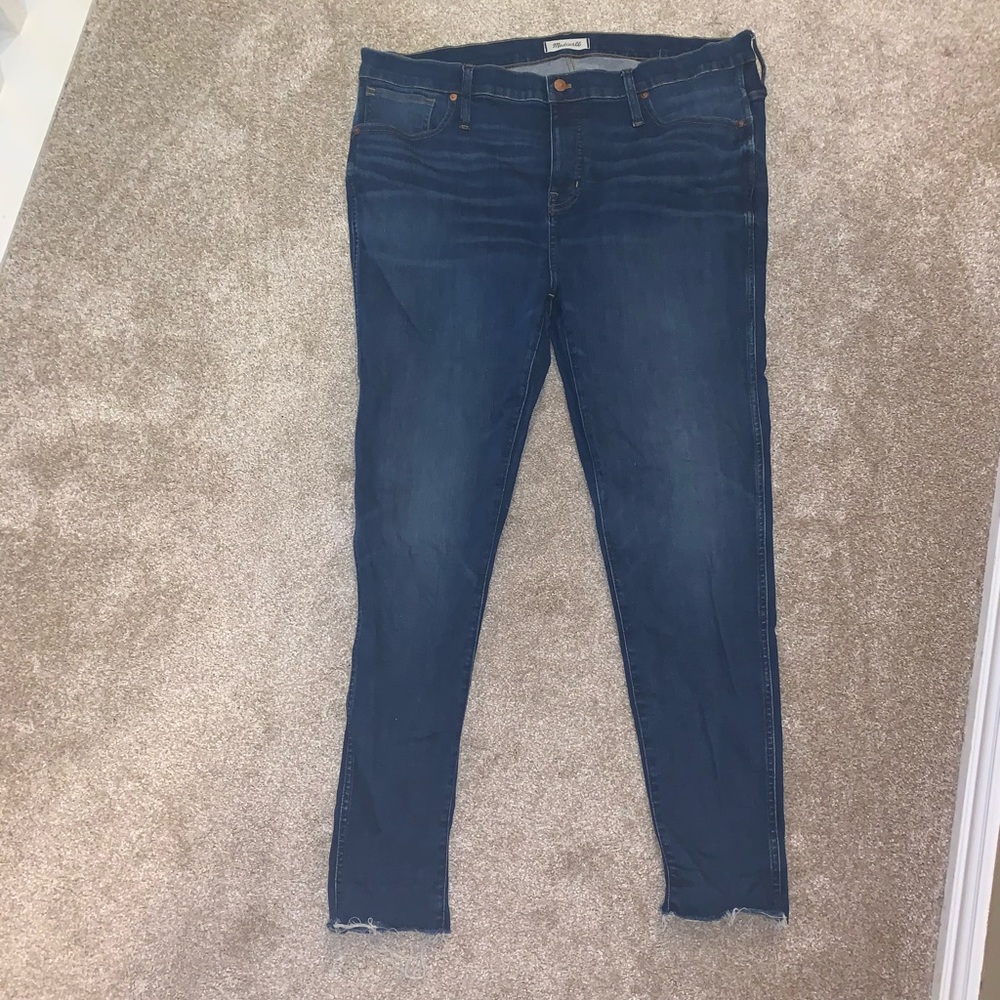 High waisted skinny jeans.